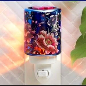 Midnight Floral Scentsy Warmer